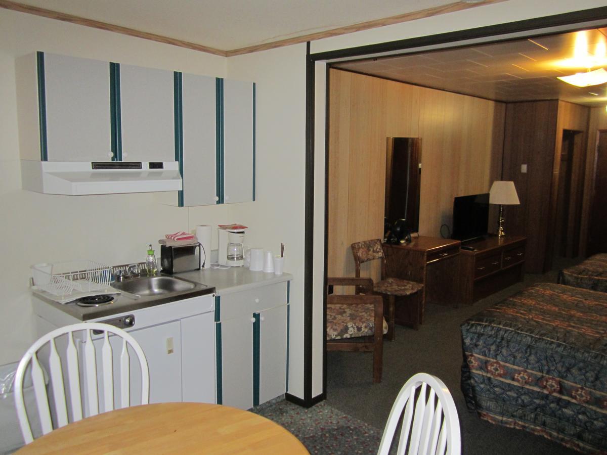 Airport Chalet Whitehorse Exterior foto
